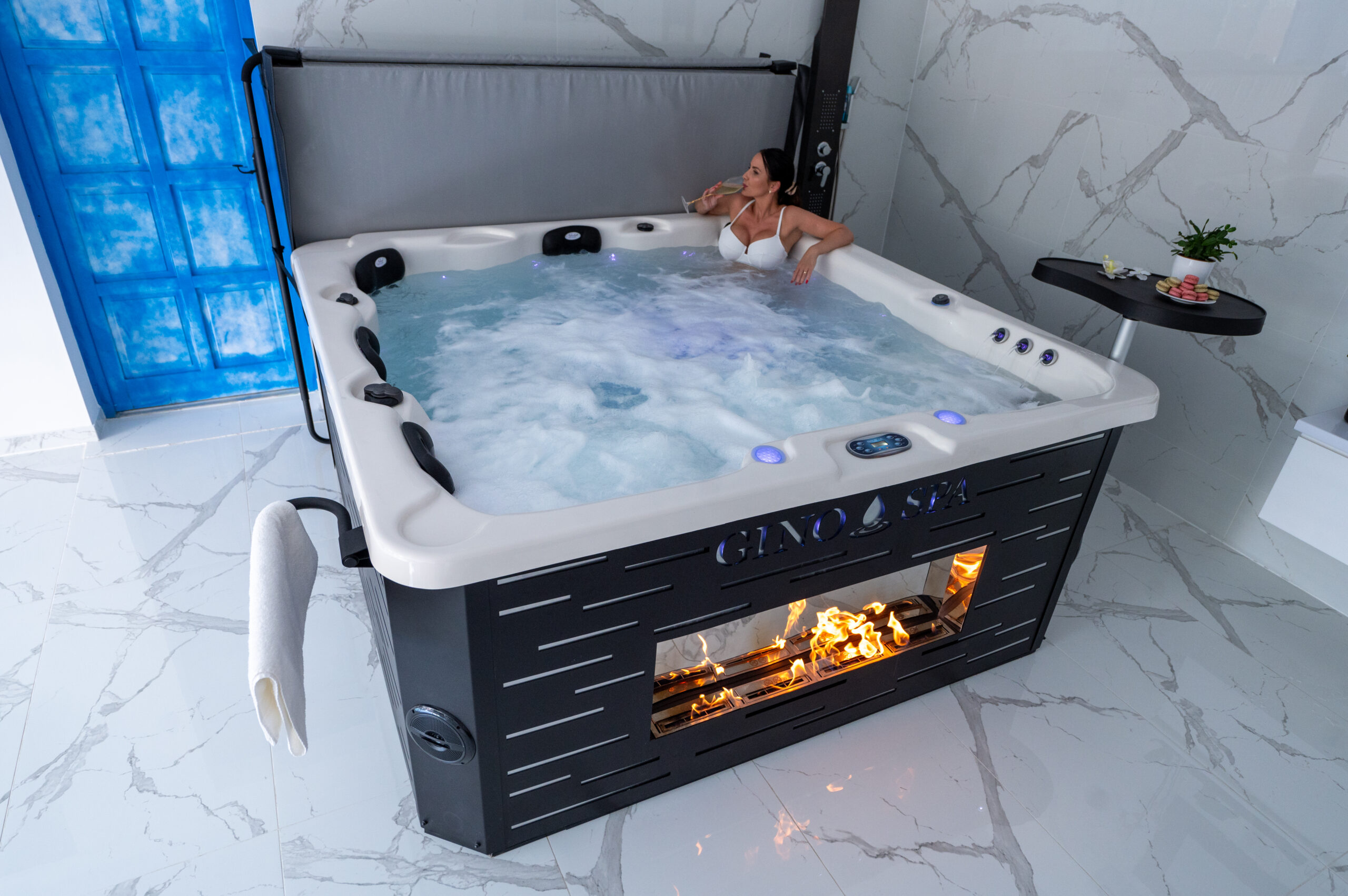 Smellofire jakuzzi, pezsgőfürdő